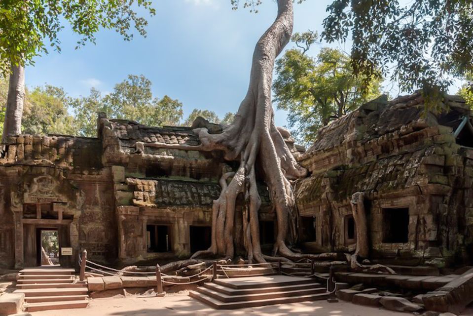 Siem Reap: Angkor Wat Sunrise and Full-Day Sightseeing Tour - South Gate City finish: stone figures and a strong ending