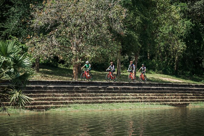 Siem Reap: Angkor Wat Sunrise Bike Tour & Jungle Breakfast - Forest trails and hidden gateways: what the cycling is really like