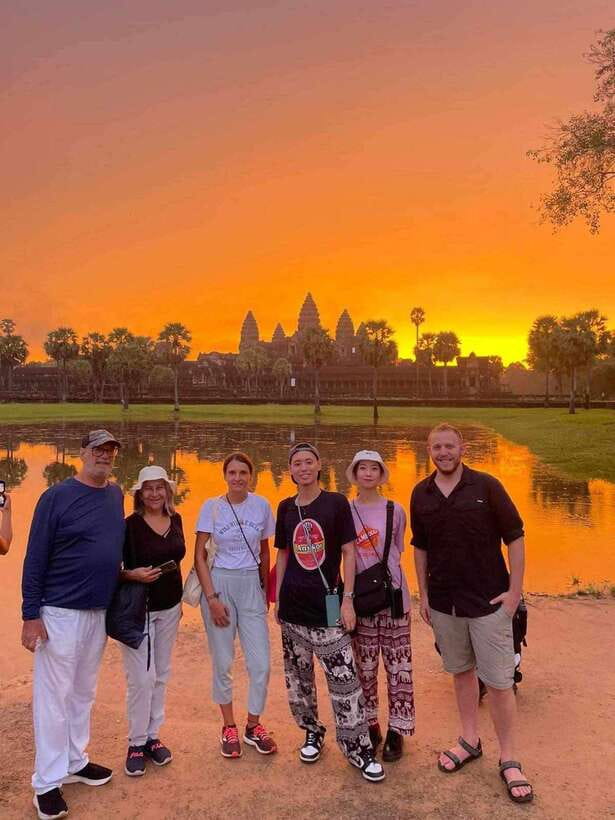 Siem Reap: Angkor Wat Sunrise or Sunset Guided Tour - Angkor Wat at first light: what to look for before the crowds
