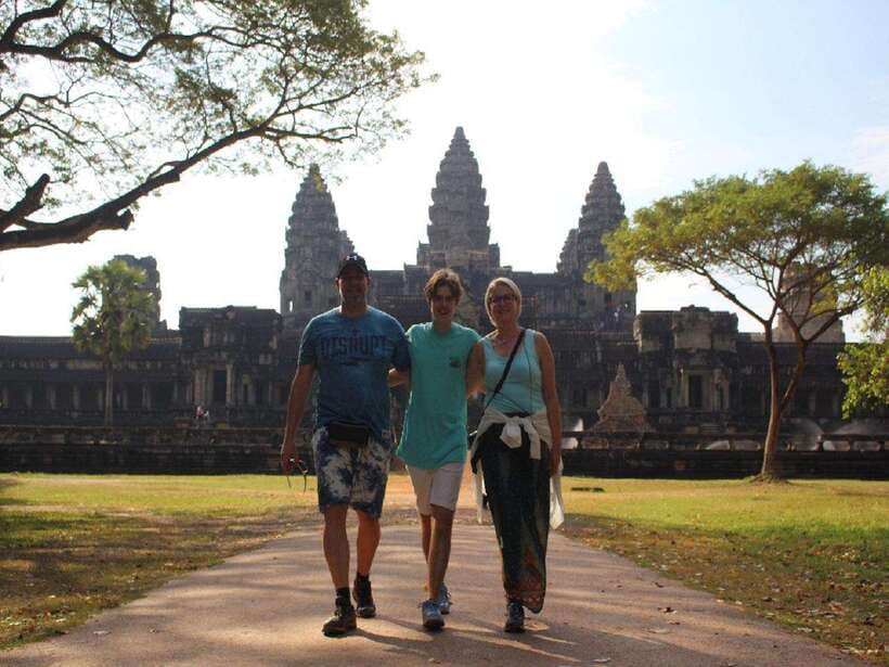 Siem Reap: Angkor Wat Tour Explore The Most Iconic Temples - Heat, photos, and how your day should feel