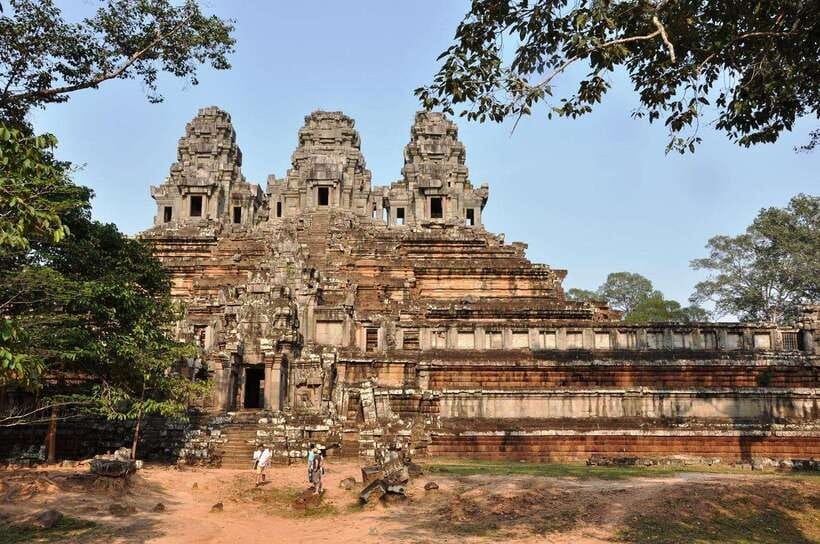 Siem Reap: Angkor Wat Tour Explore The Most Iconic Temples - Ta Keo and Bayon: the unfinished pyramid and the face towers