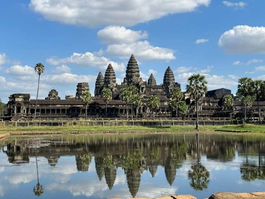 Siem Reap: Angkor Wat Tour with French-Speaking Guide - Day 1 Small Circuit: the classic sequence that makes Angkor click