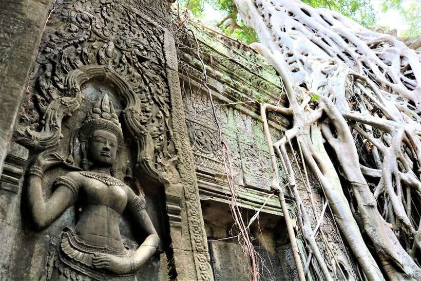 Siem Reap: Angkor Wat with German or English Guided Tour - Angkor Wat: classical Khmer design and the bas-reliefs that hold your attention