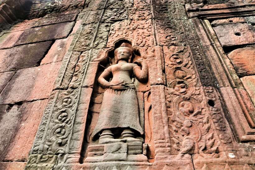 Siem Reap: Angkor Wat with German or English Guided Tour - Temple etiquette and what to pack (so you don’t lose time)