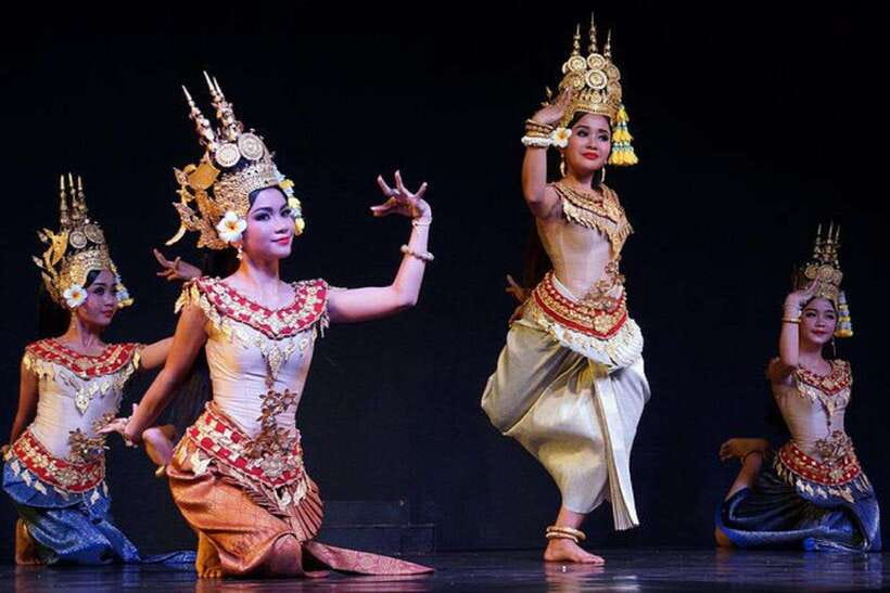 Siem Reap: Apsara Dance Show and Dinner with Hotel Pickup - Robam Theatre dinner setup: how to make the most of your seat time