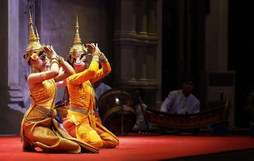Siem Reap: Apsara Show Including Dinner & Hotel Pickup - Hotel pickup to the show: the easy start in Siem Reap Province