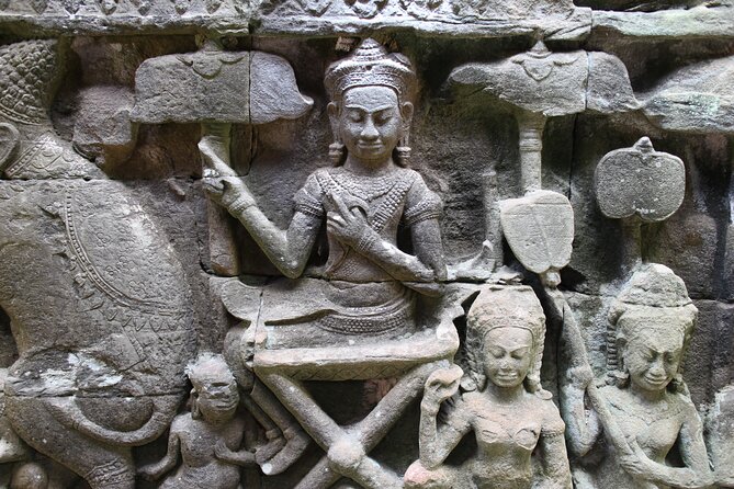 Siem Reap: Bike the Angkor Temples - Full-Day 30km Tour - Elephant Terrace lunch break: a real rest in the middle of the day
