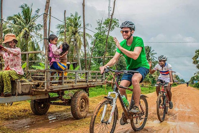 Siem Reap Countryside Guided Tour by Bike and E-Bike Private Tour - Getting started at Pte Kru Café: timing and what to bring