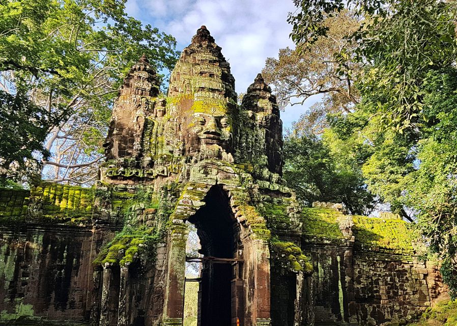 Siem Reap - Discover Angkor Wat by Jeep - What to Wear for an Open Jeep and Sacred Temples