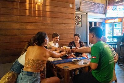 Siem Reap Evening Food Tour - Inclusive 5 stops Local Tastings - Getting Picked Up and Staying Comfortable on the Tuk-Tuk Trail