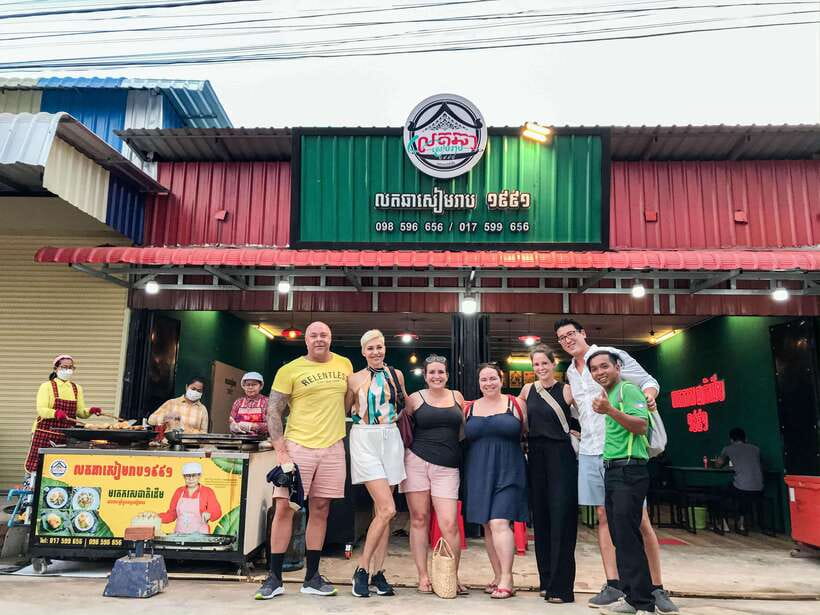 Siem Reap: Evening Food Tour with 10 Local Tastings - Khmer Noodles at the Center: Stir-Fry Tricks and Num Banh Chok