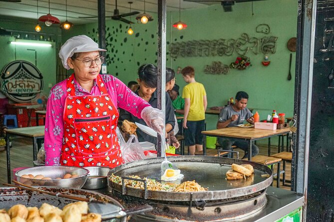Siem Reap Evening Foodie Vespa Tour / Tuk Tuk Available - Stop 1: Lort Cha’s stir-fried rice pin noodles lesson