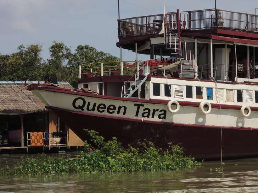 Siem Reap: Floating Village Half-Day Tour - From Siem Reap to Phnom Krom: getting out of the temple crowd