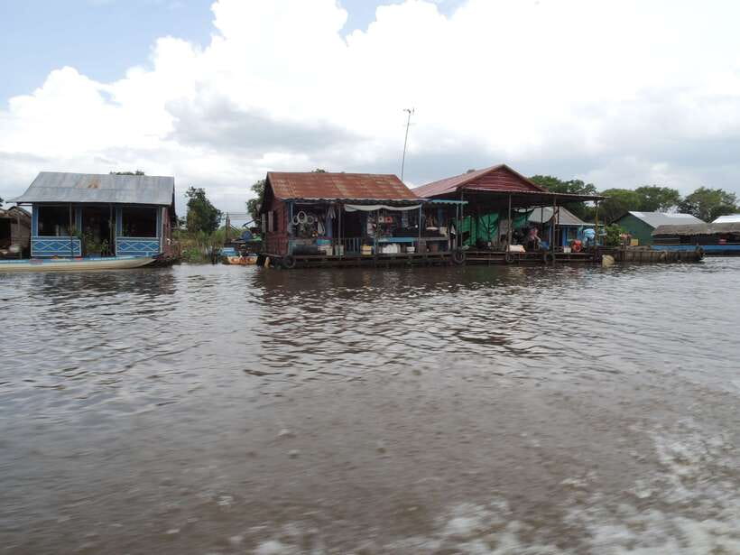 Siem Reap: Floating Village Half-Day Tour - Boarding near the edge of the Great Lake