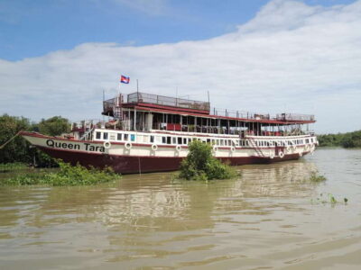 Siem Reap: Floating Village Half-Day Tour - The lotus farm stop: pretty photos with practical meaning