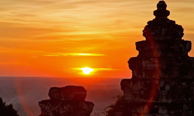 Siem Reap: Full-Day Angkor Wat Guided Tour with Sunset - Angkor Wat: 2.5 Hours of Scale, Symbol, and Photo Moments