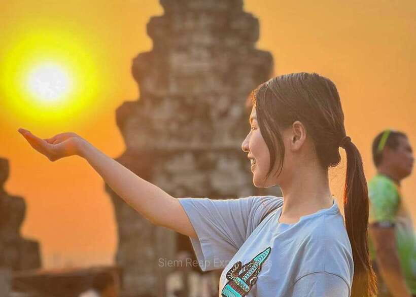 Siem Reap: Full-Day Angkor Wat Guided Tour with Sunset - Price and Value: $15 for a Guide That Turns Stones into Meaning
