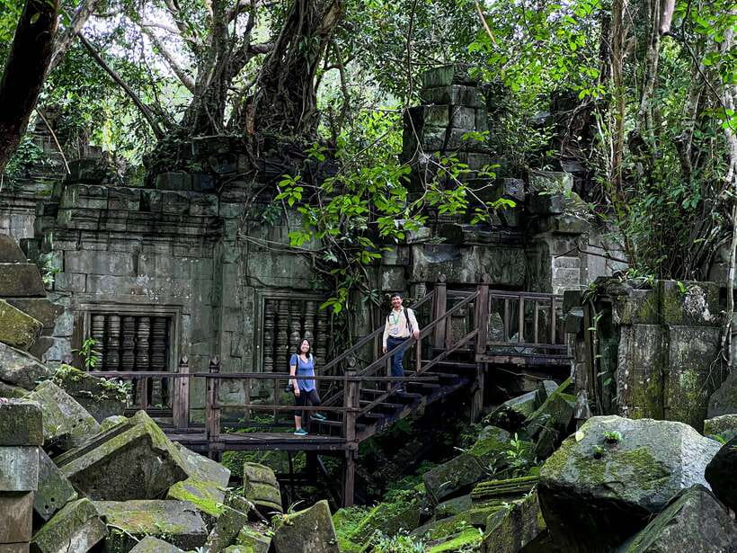 Siem Reap: Kulen Mountain, Beng Mealea and Tonle Sap Tour - Phnom Kulen and the sacred hilltop: waterfalls plus stone details