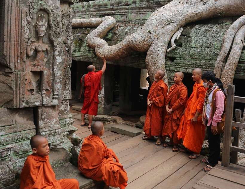 Siem Reap: Personalized Angkor Wat Sunrise/Set by TukTuk/Car - Pickup in Krong Siem Reap and the first leg of your day
