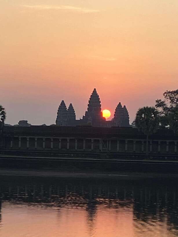 Siem Reap: Personalized Angkor Wat Sunrise/Set by TukTuk/Car - Hidden gems and offbeat stops: how that changes your day