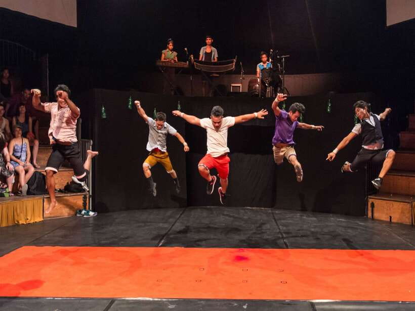 Siem Reap: Phare, Cambodian Circus with Tuk-Tuk Transfers - A simple night out in a calm venue