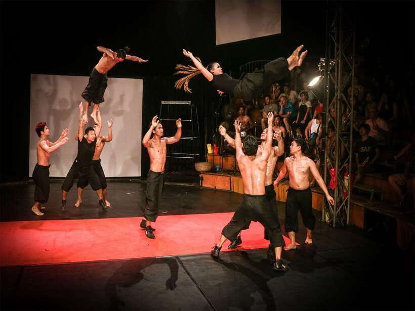 Siem Reap: Phare, Cambodian Circus with Tuk-Tuk Transfers - Who should book this Phare Circus night (and who should think twice)