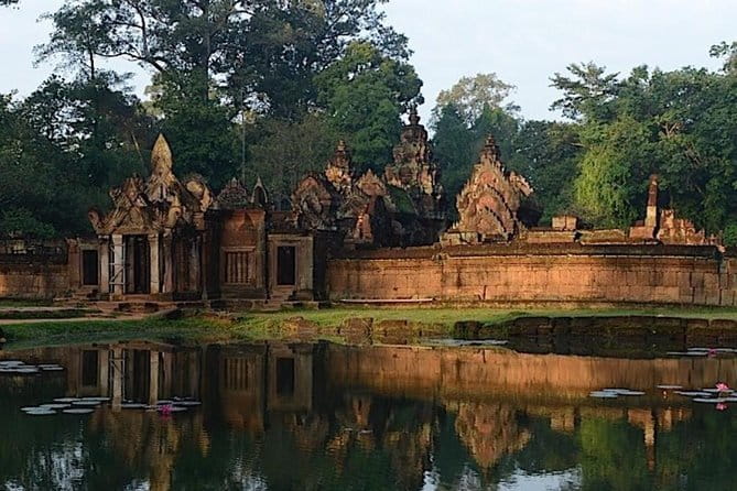 Siem Reap Temple Tuktuk Tour: Explore Angkor Wat and beyond. - Stop 1: Angkor Wat with a 2-hour exploration window