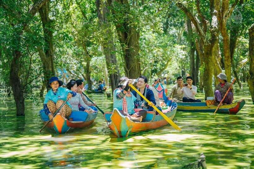 Siem Reap: Tonle Sap, Kampong Phluk & Floating Village Tour - The big boat ride to Kampong Phluk’s stilt houses
