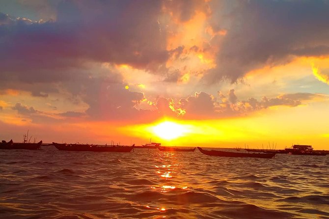 Siem Reap, Tonle Sap Lake, Kompong Phluk, Floating Village Tour - What to pack: comfort beats style on a lake tour