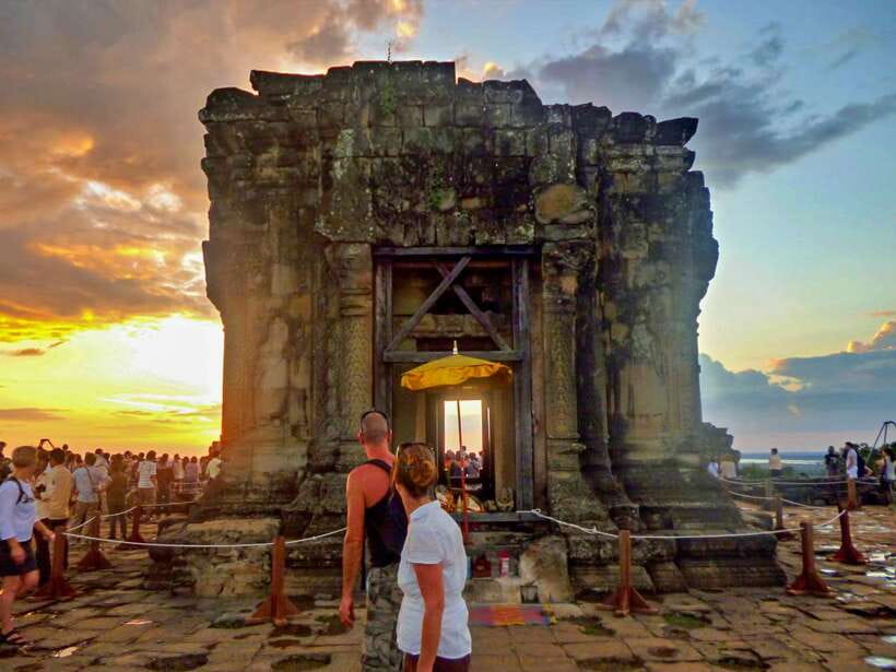 Small-Group Full Day Angkor wat Guide tour with Sun set - Ta Prohm’s root-lined path: the temple that feels half-forgotten