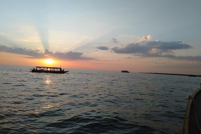 Sunset Dinner and drinks includes a Floating Village cruise tour. - Sunset views: how to get the best angle if clouds roll in