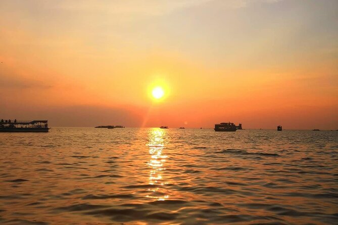 Sunset Dinner and drinks includes a Floating Village cruise tour. - Family-friendly, but read the room on group size
