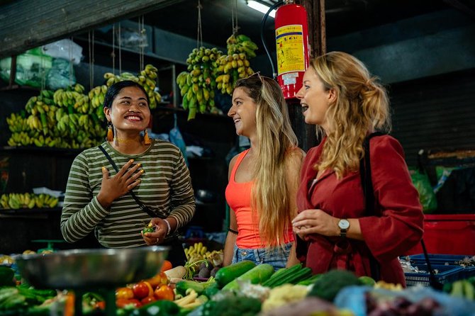 The 10 Tastings of Siem Reap With Locals: Private Street Food Tour - The Heritage Walk fruit break: papaya, tomatoes, chili, and lime
