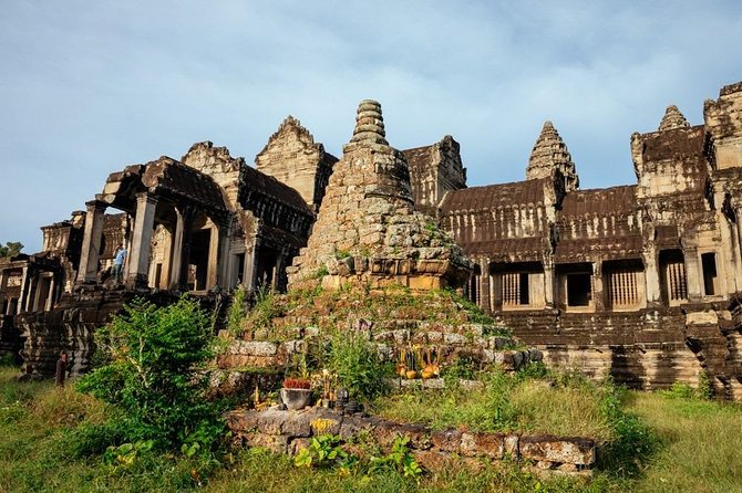 The Ultimate Angkor Wat Temple Private Day Trip - Angkor Wat: bas-reliefs, symbols, and why the first stop sets the tone