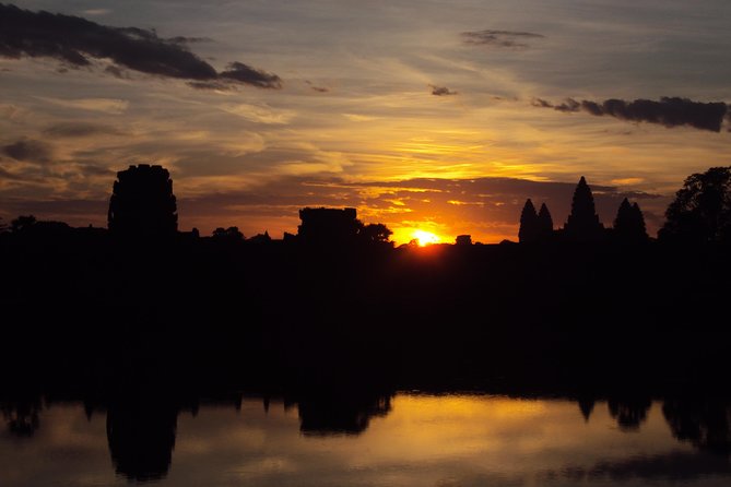Unveiling 2 Days Private Angkor Wat/Beyond In Sunrise/Sunset Tour - Preah Khan, Neak Pean, and the quieter temple rhythm
